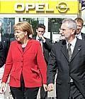 Bundeskanzlerin Angela Merkel traf Hans Demant (rechts), 